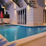 Villasanta De Luxe With Pool *