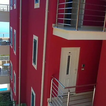 Villasanta De Luxe With Pool Apartmán *