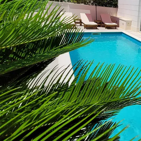Villasanta De Luxe With Pool