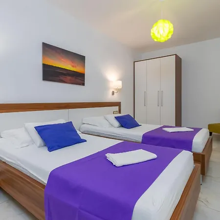 Villasanta De Luxe With Pool Apartment
