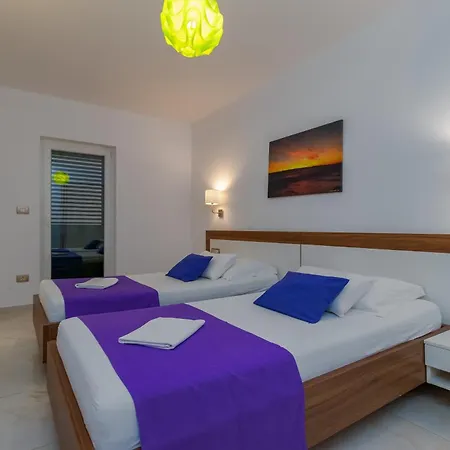 Villasanta De Luxe With Pool * Marusici (Split-Dalmatia)