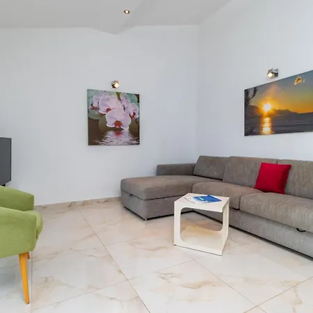 Apartament Villasanta De Luxe With Pool Marusici (Split-Dalmatia)