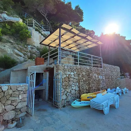 Apartment Villasanta De Luxe With Pool Marusici (Split-Dalmatia)