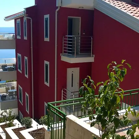 Apartment Villasanta De Luxe With Pool Marusici (Split-Dalmatia)