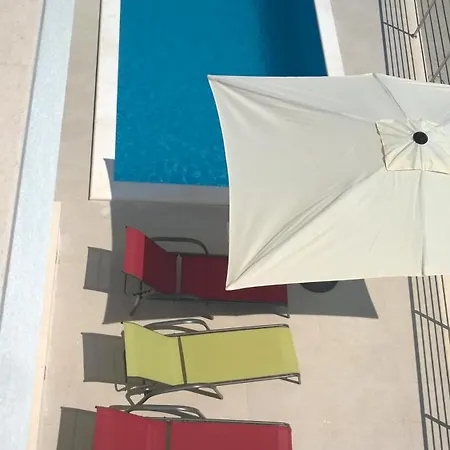 Villasanta De Luxe With Pool Apartmán