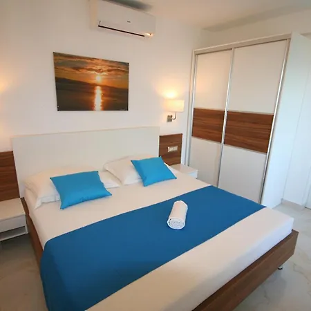 Apartmán Villasanta De Luxe With Pool