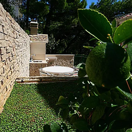 Villasanta De Luxe With Pool Apartment