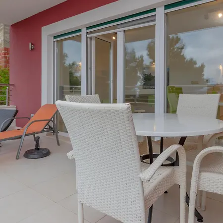 Villasanta De Luxe With Pool Apartment