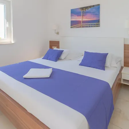 Villasanta De Luxe With Pool Apartment Marusici (Split-Dalmatia)