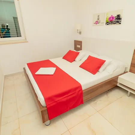 Villasanta De Luxe With Pool Marusici (Split-Dalmatia)