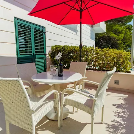 Villasanta De Luxe With Pool Marusici (Split-Dalmatia)